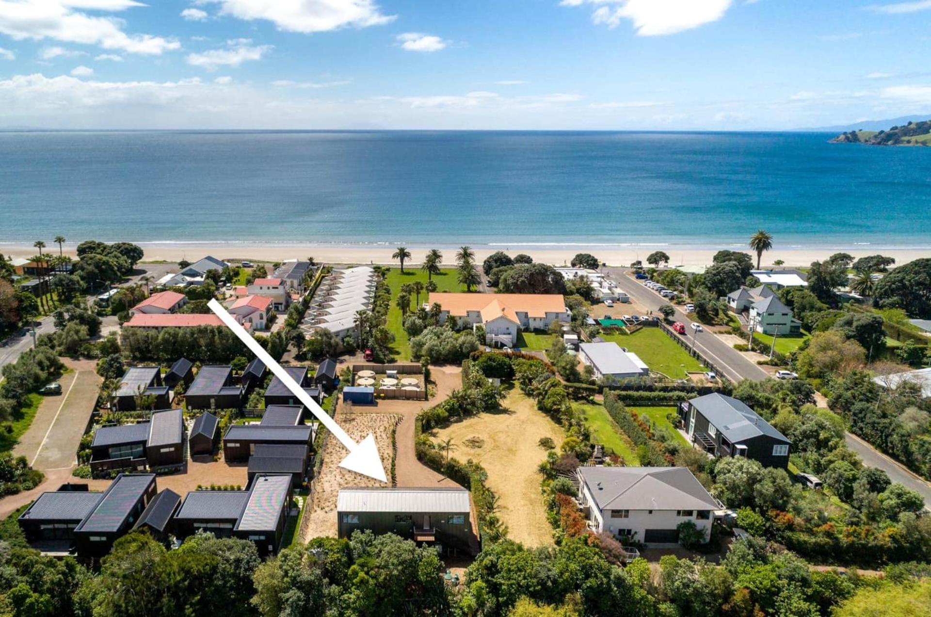 Onetangi Beach Stays Studio 2 - Coast & Country Exterior photo